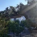White Manolia 度假居 *