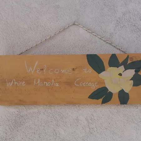 White Manolia 度假居 *