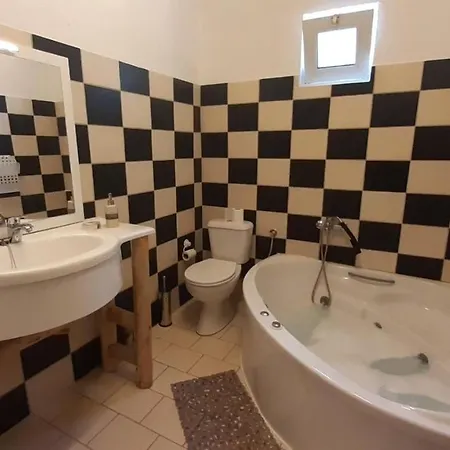 White Manolia 卡托克拉克阿纳